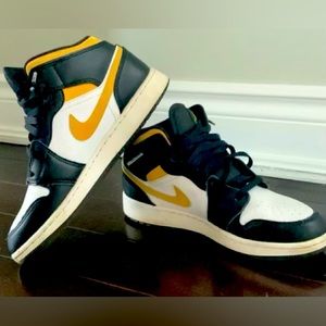 Nike Air Jordan 1 Size 6.5 Pollen. Excellent Condition. 100% Authentic